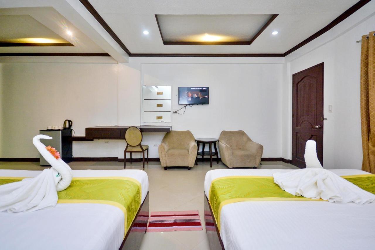 Bamboo & Restaurant Resort Manoc-Manoc