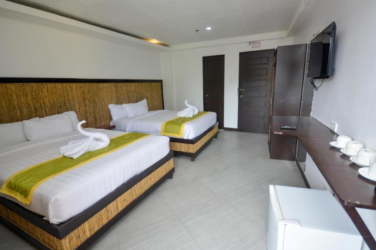 Bamboo & Restaurant Resort Manoc-Manoc