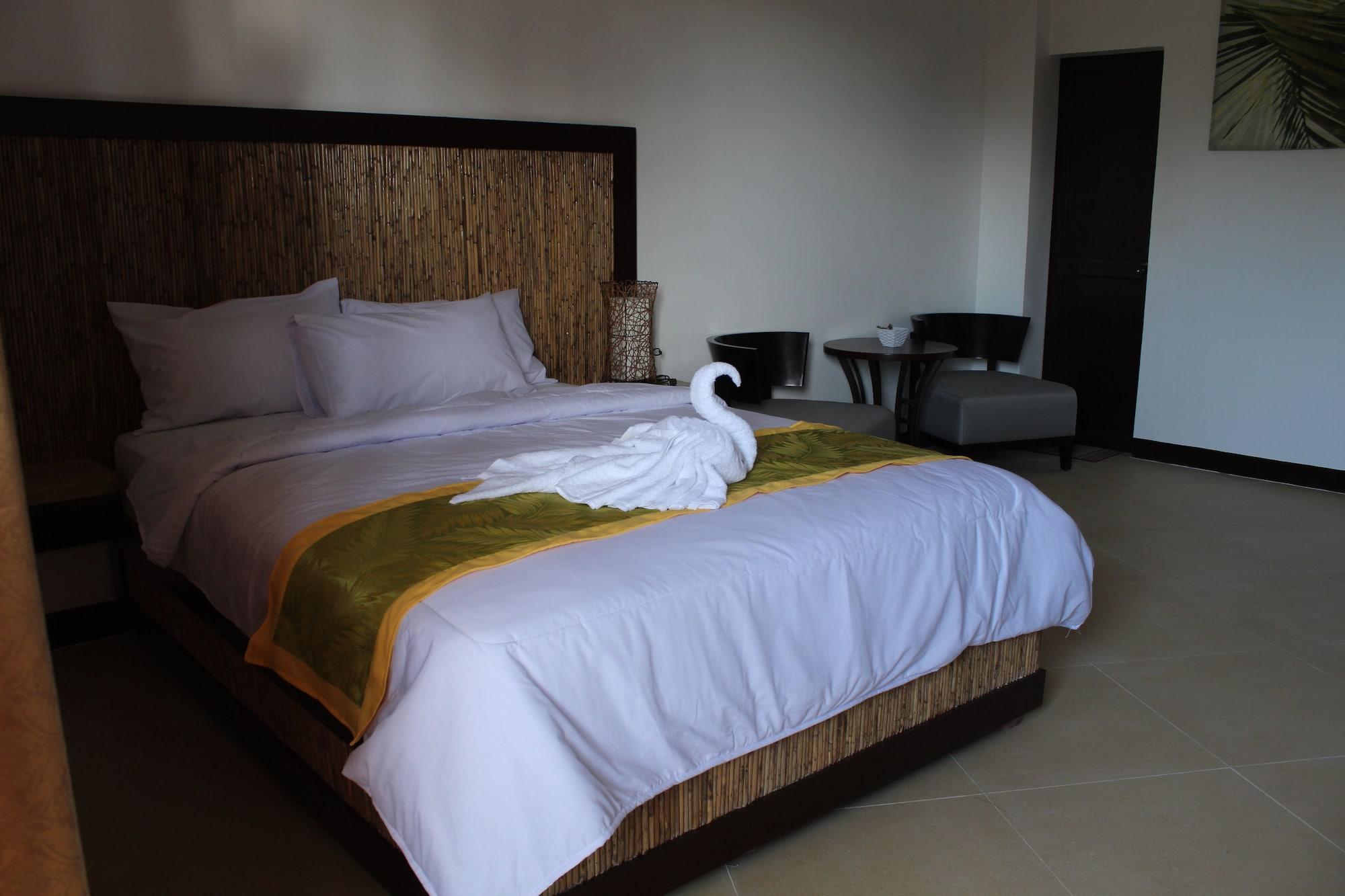Resort Bamboo & Restaurant Manoc-Manoc