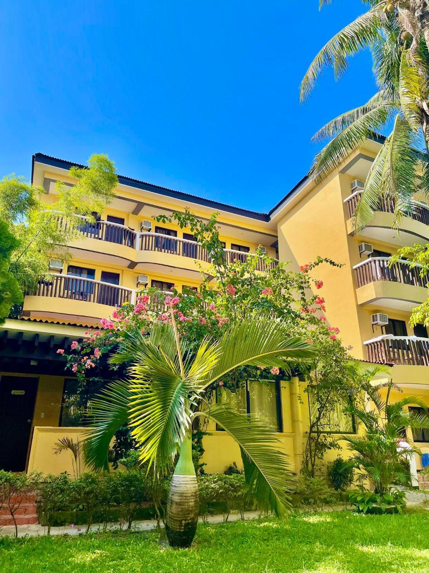 Bamboo & Restaurant Resort 3*