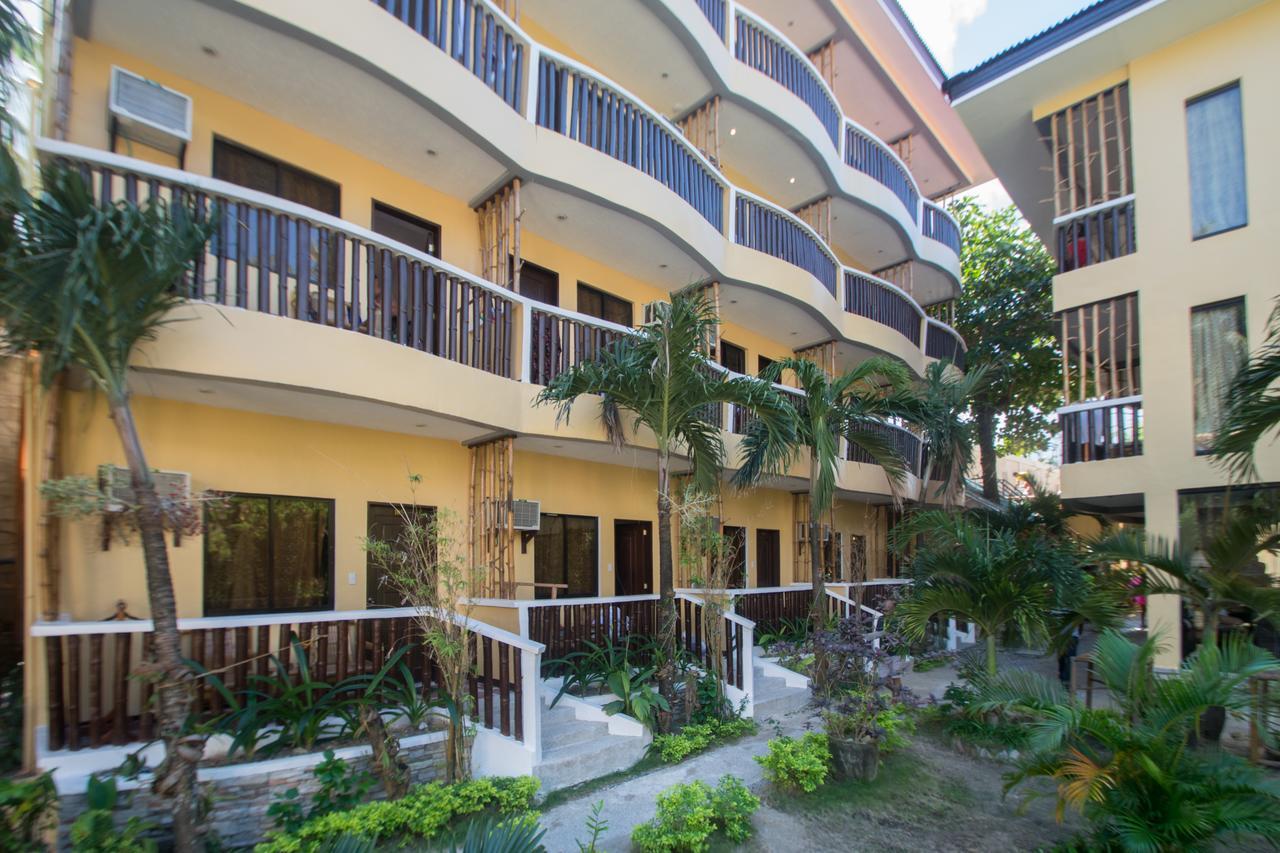 Resort Bamboo & Restaurant Manoc-Manoc