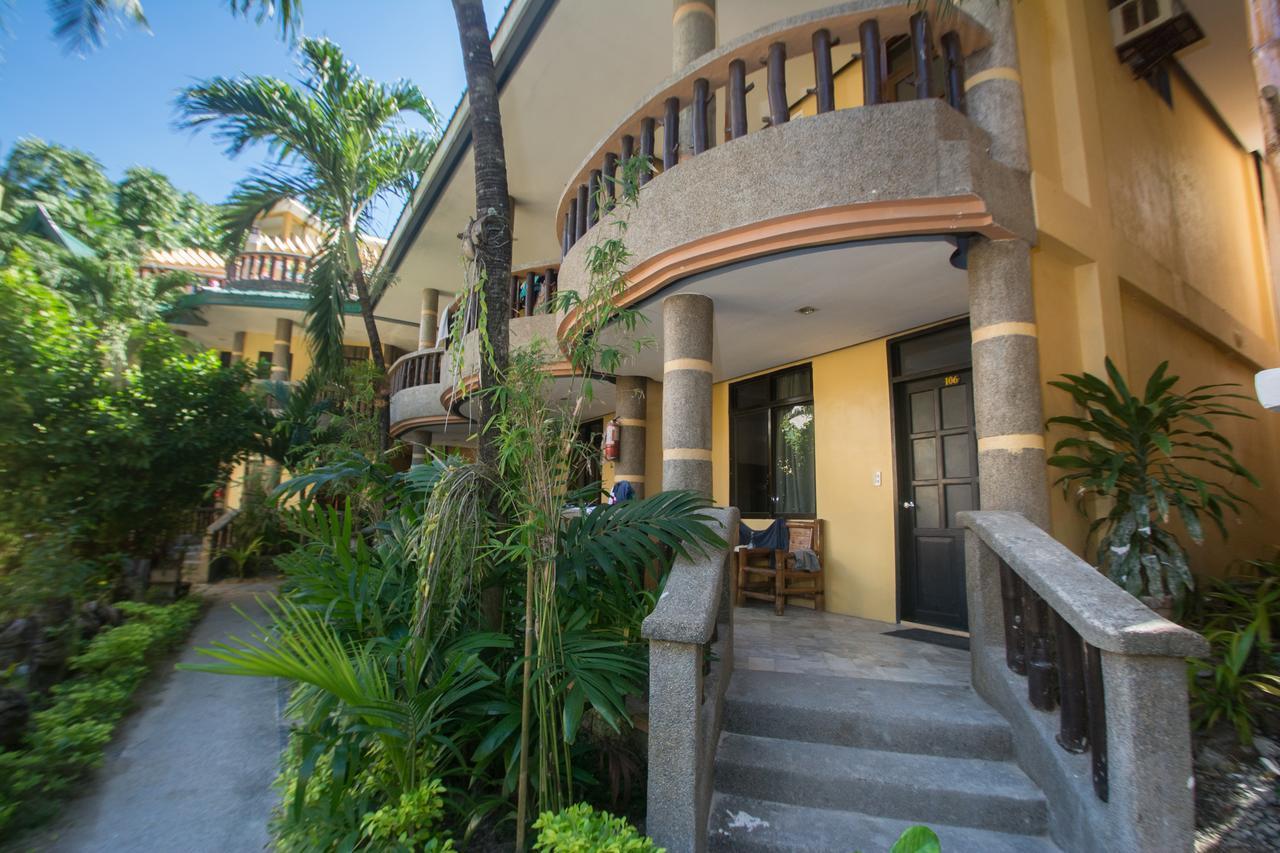 Bamboo & Restaurant Resort 3*